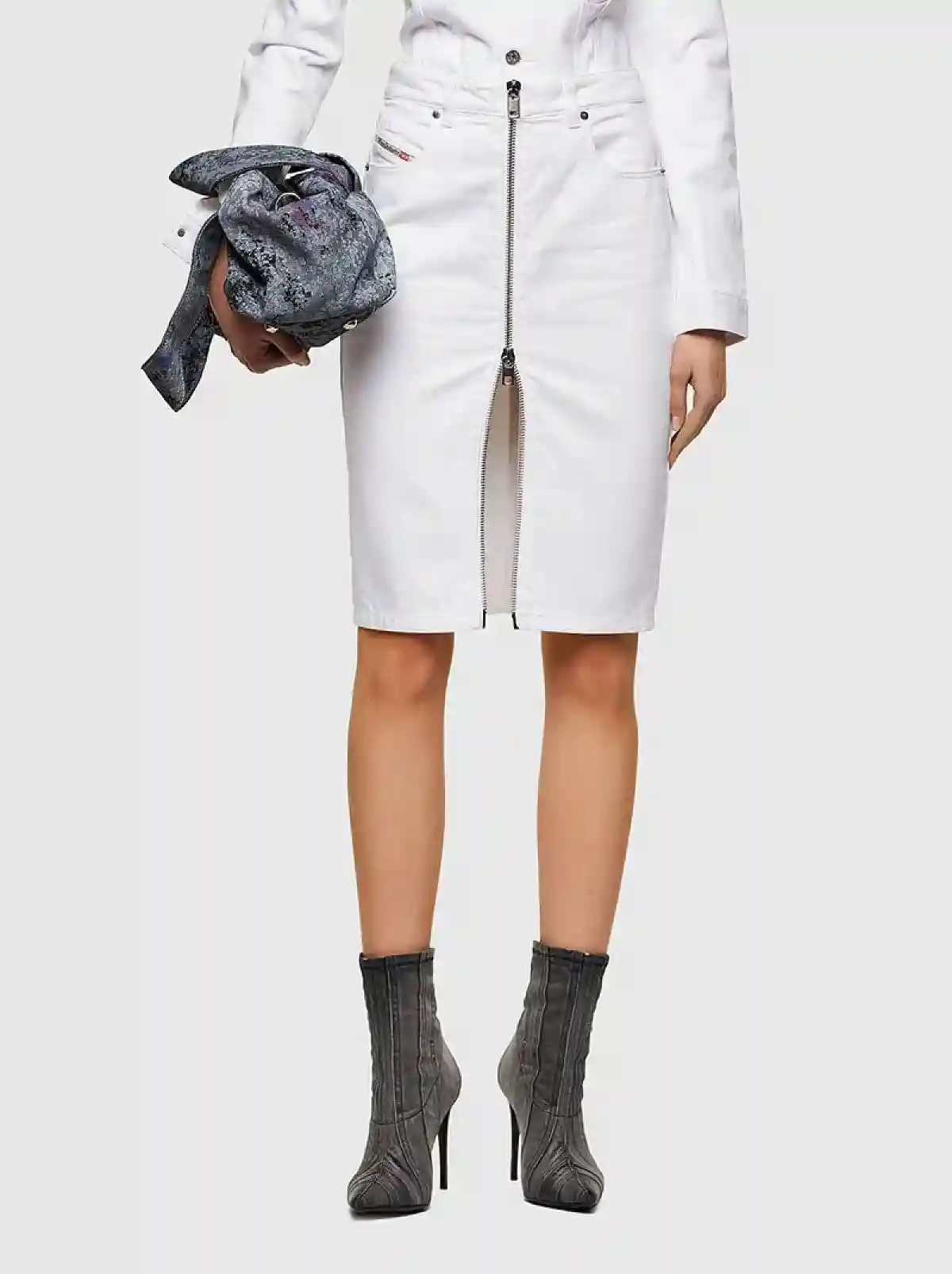 White Pencil skirt in washed denim
