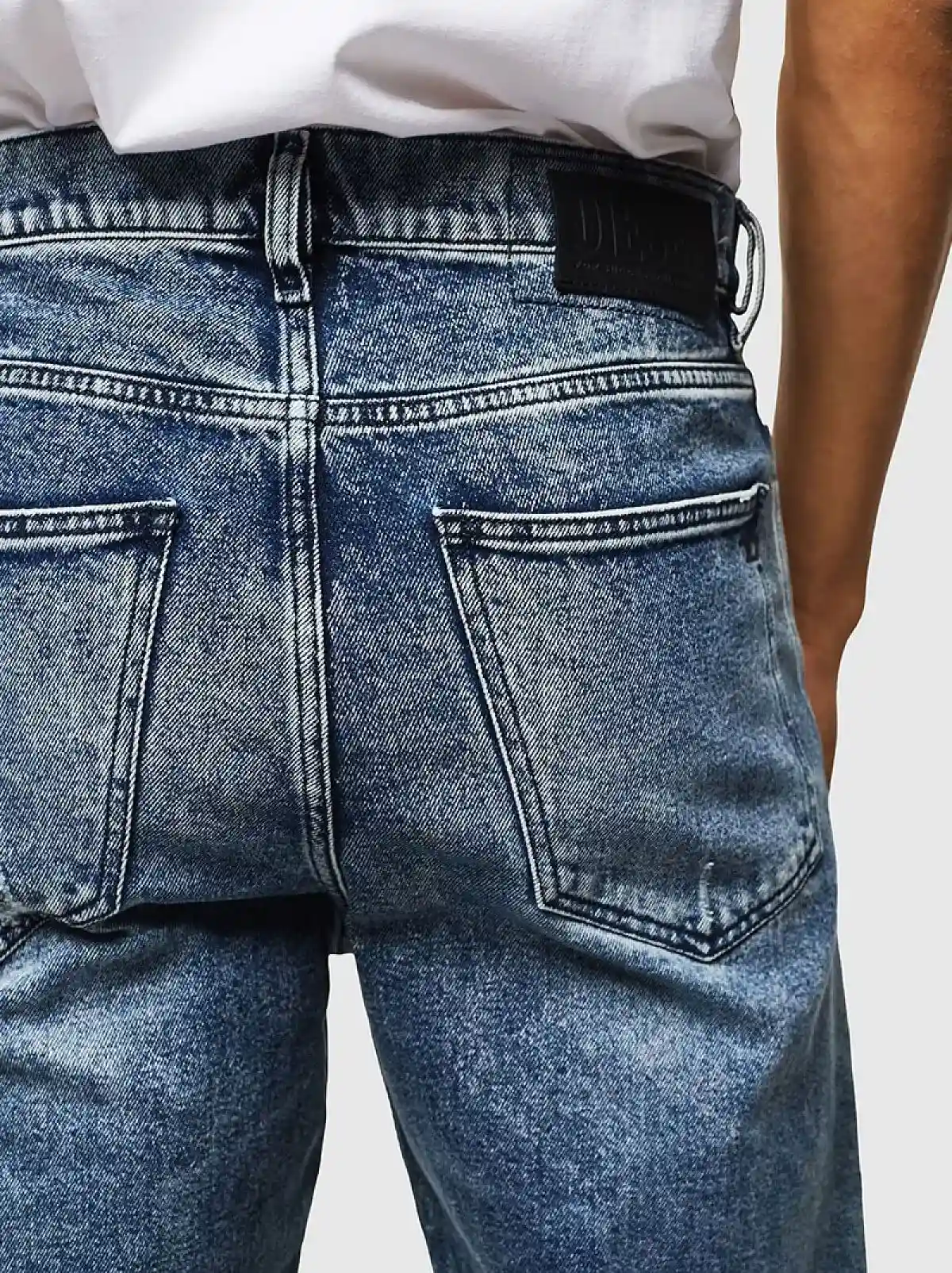 Blue Straight Fit Jeans- D-Macs