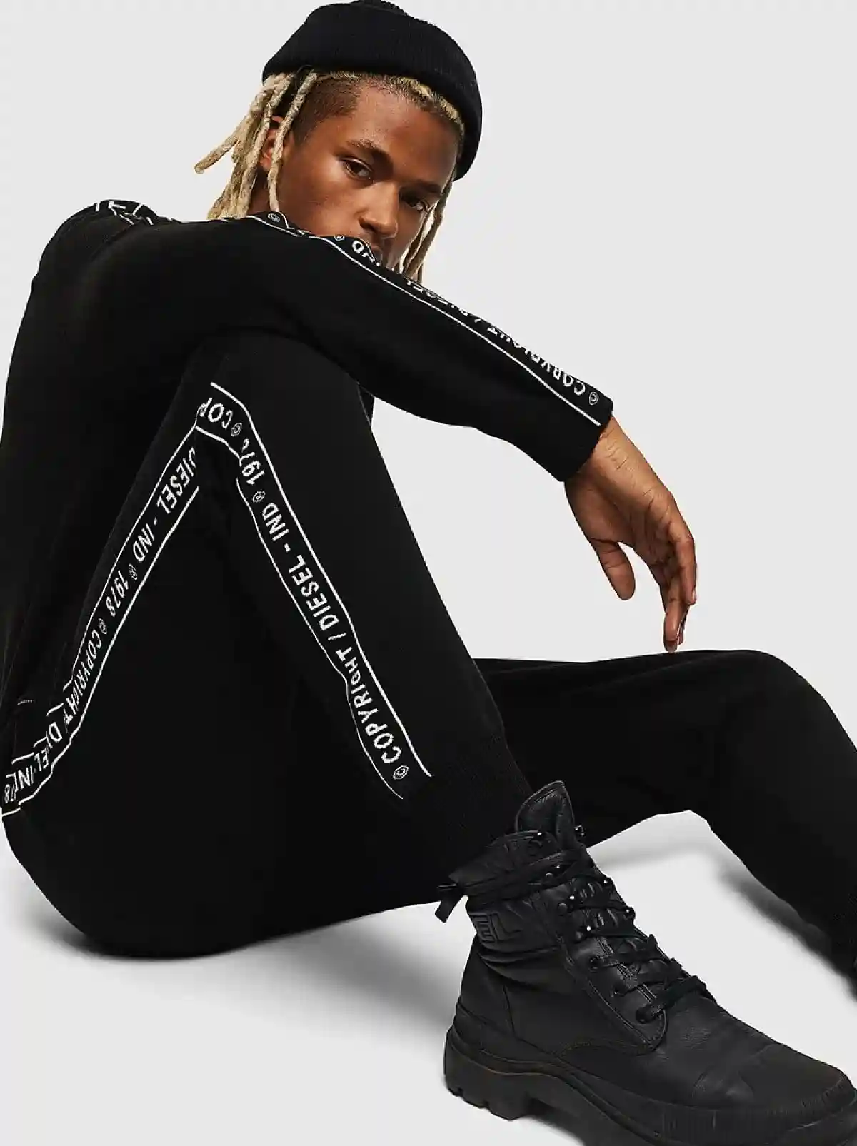 Black Vanisé-knit sweatpants with logo bands