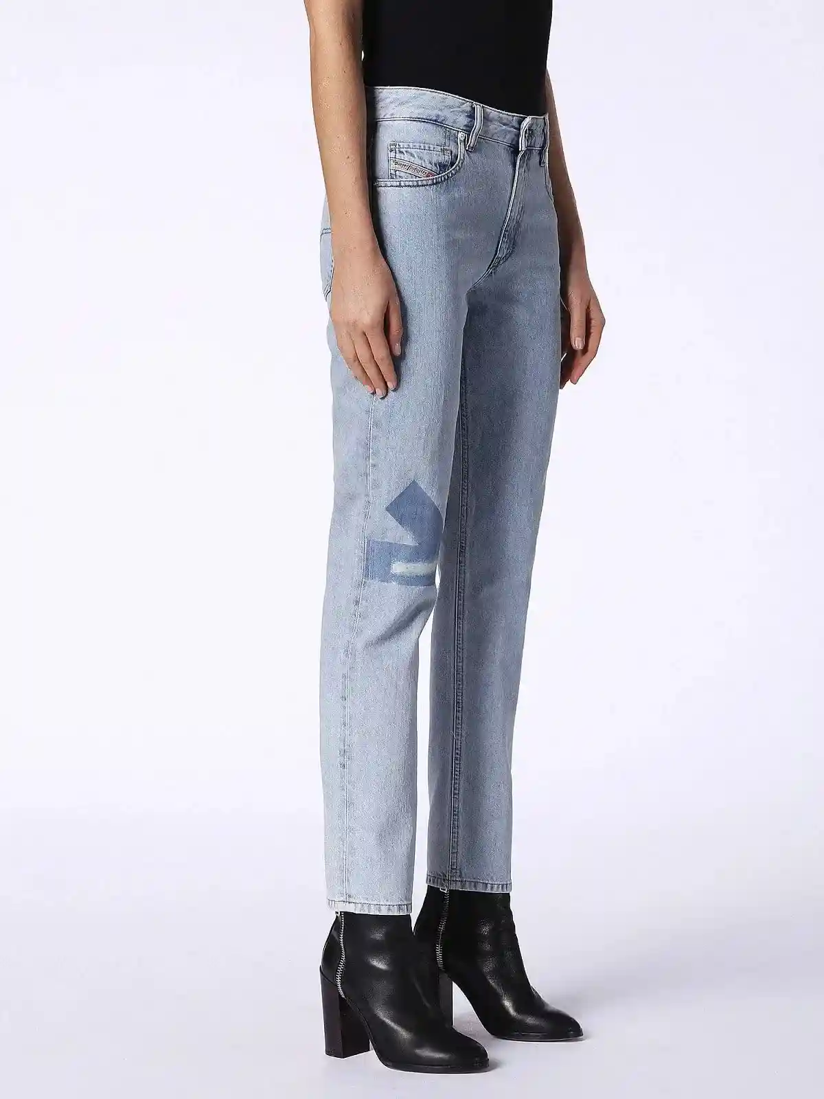 Blue Straight Fit Jeans- Neekhol