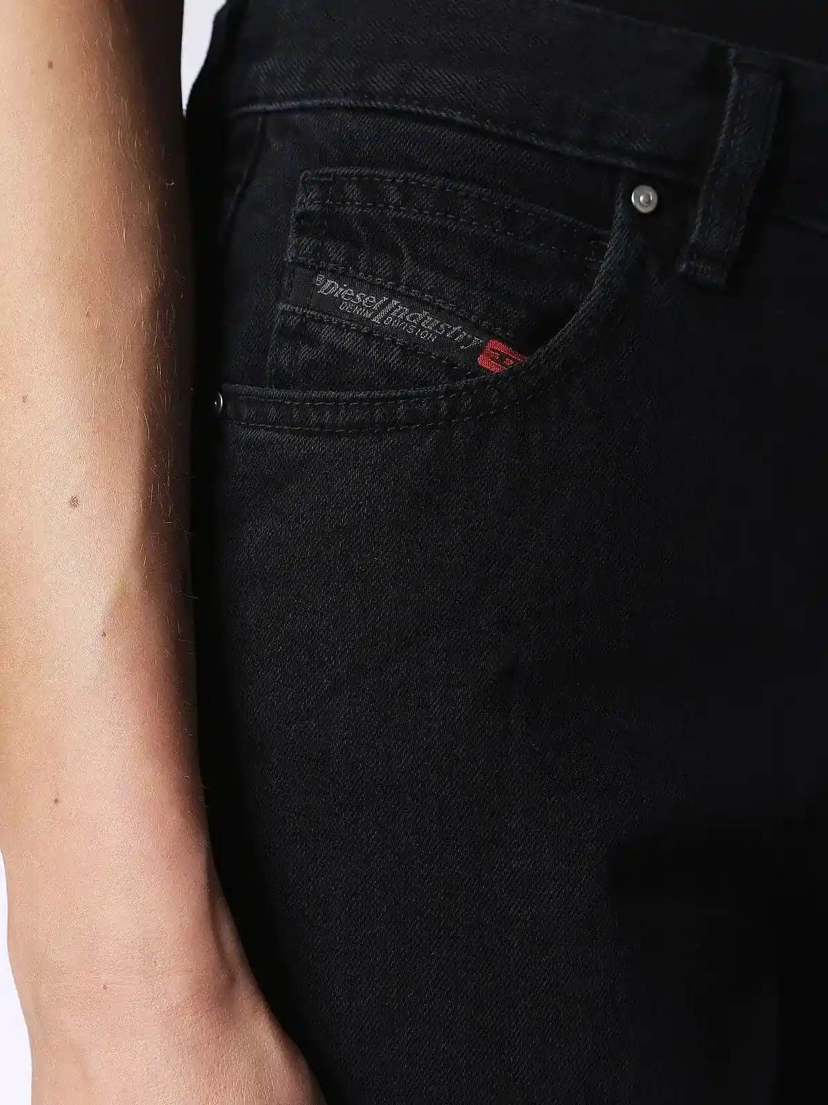 Black Straight Fit Jeans- Niclah