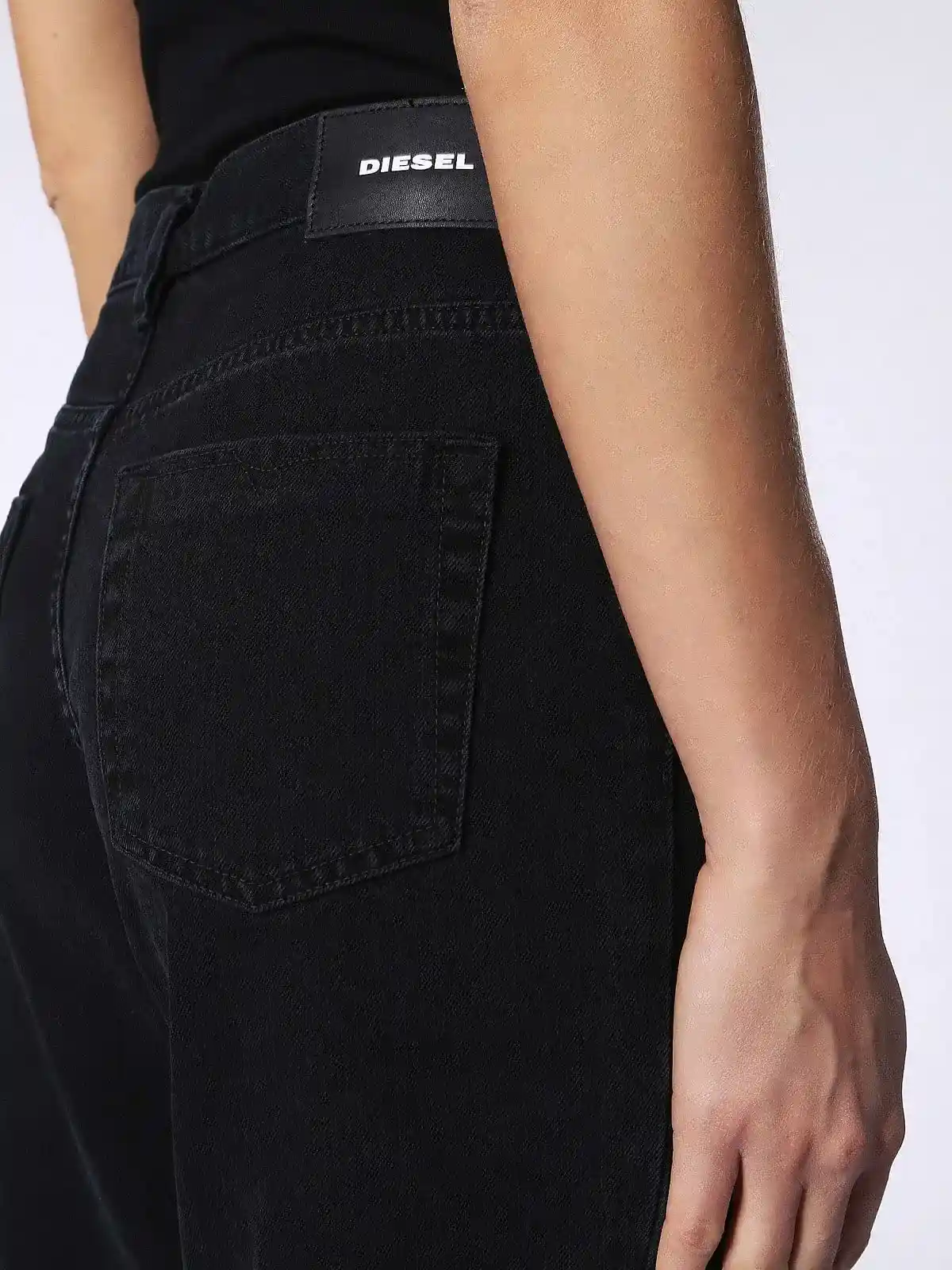 Black Straight Fit Jeans- Niclah