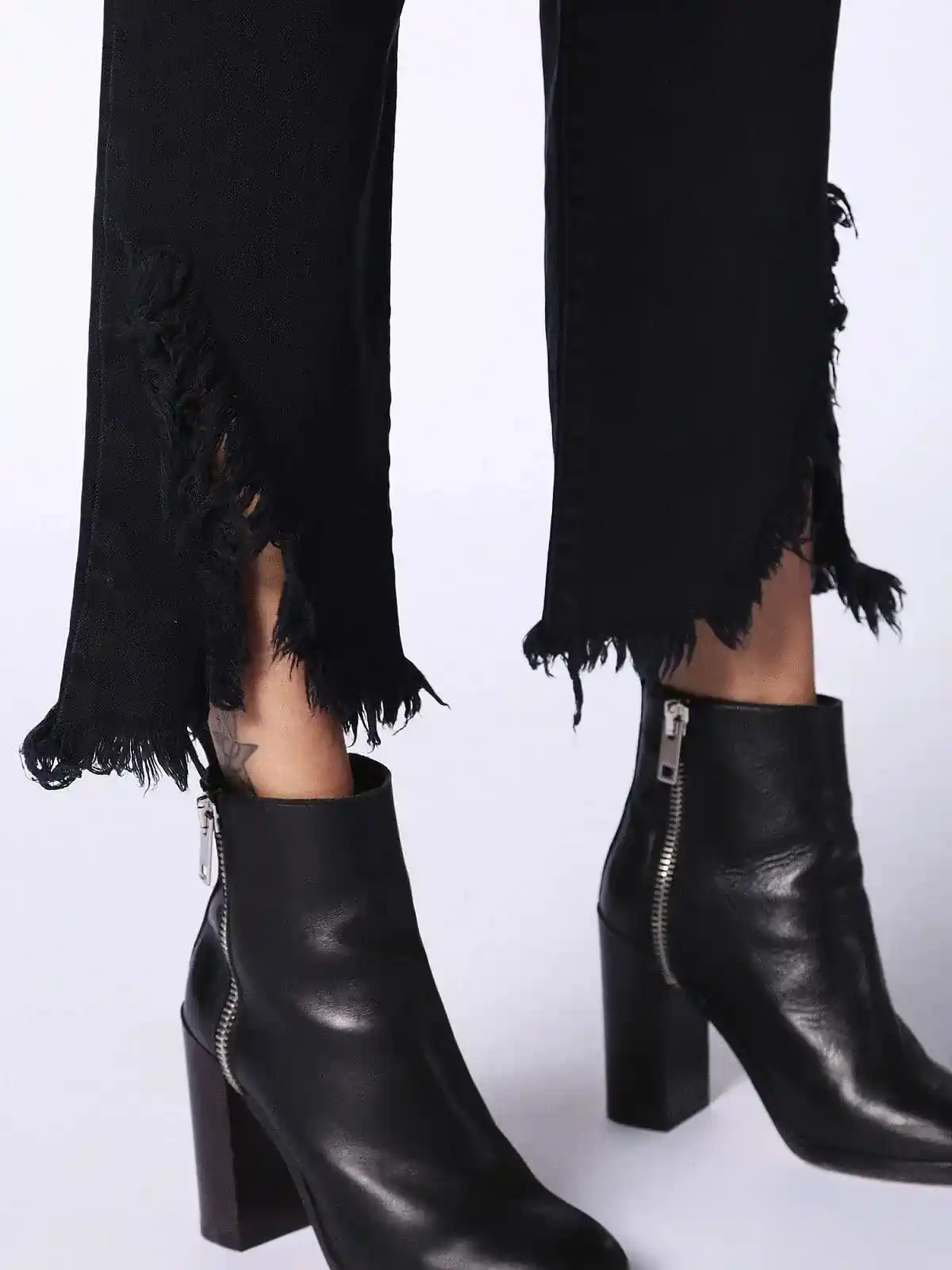 Black Straight Fit Jeans- Niclah