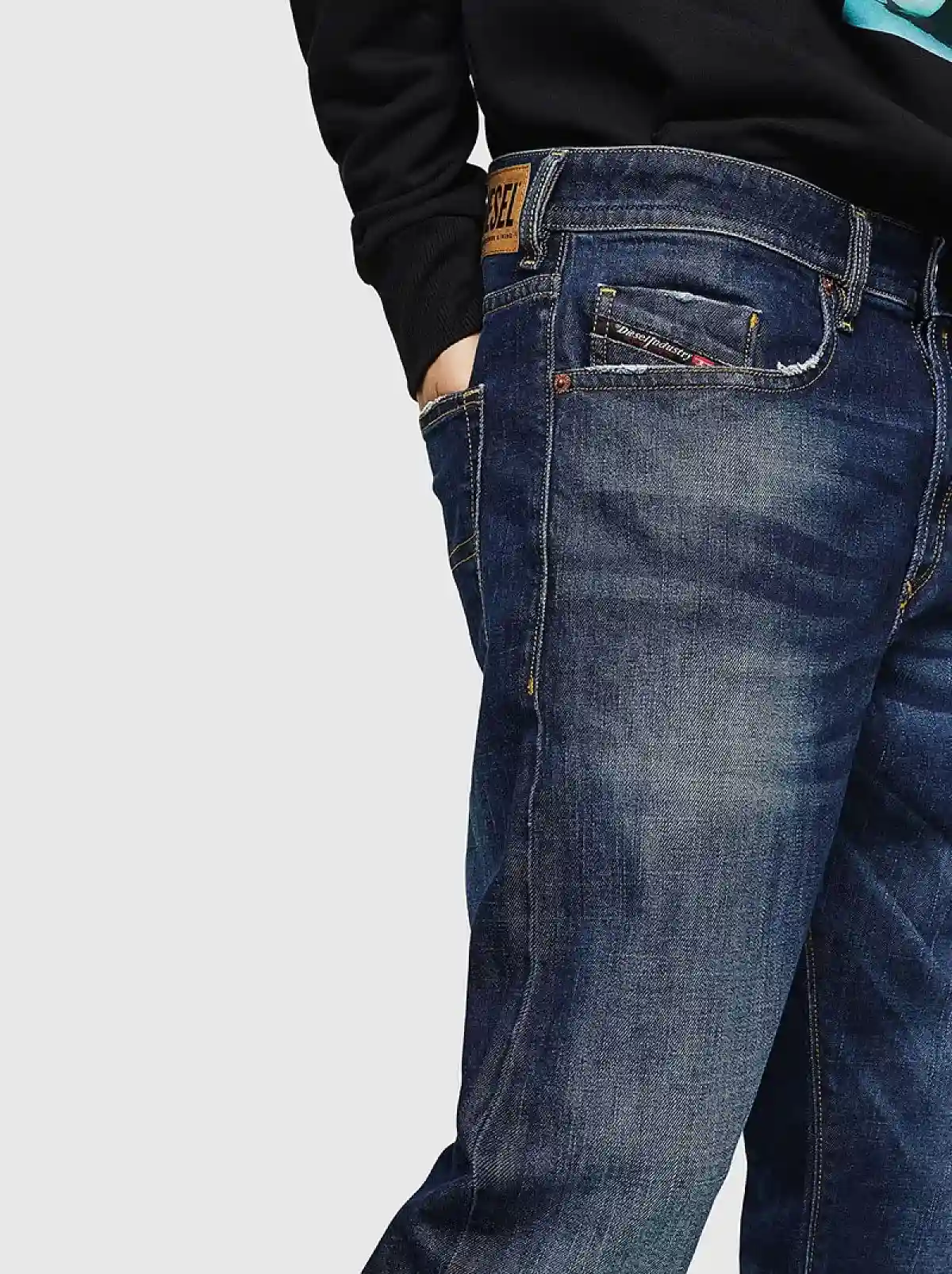 Blue Tapered fit Jeans- Buster