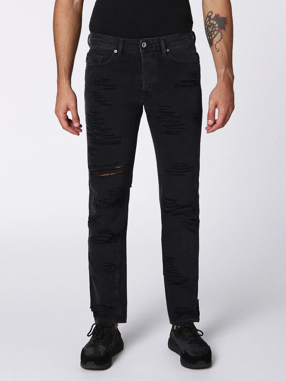 Black Tapered fit Jeans-Buster