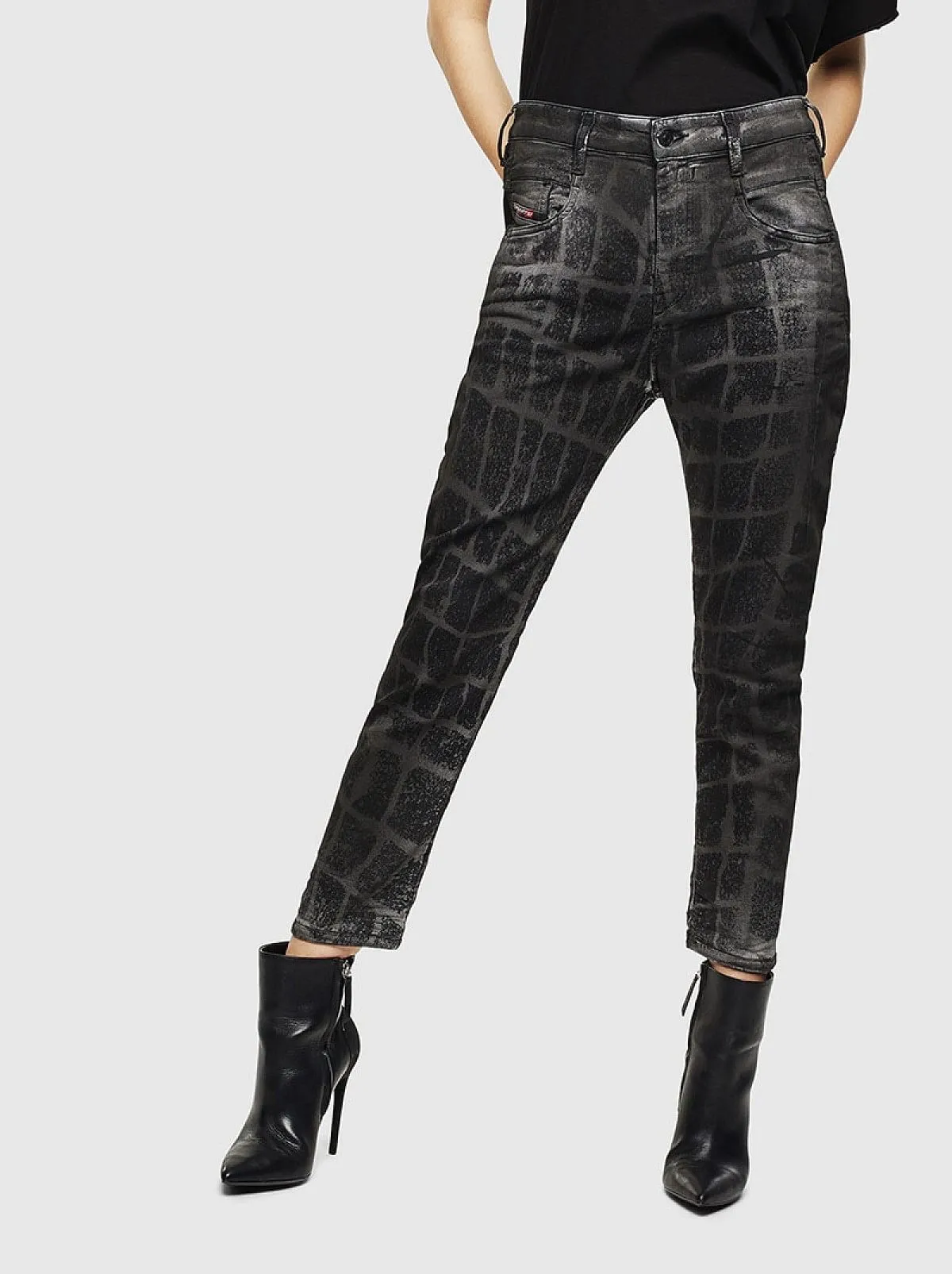 Black Boyfriend-Fayza JoggJeans