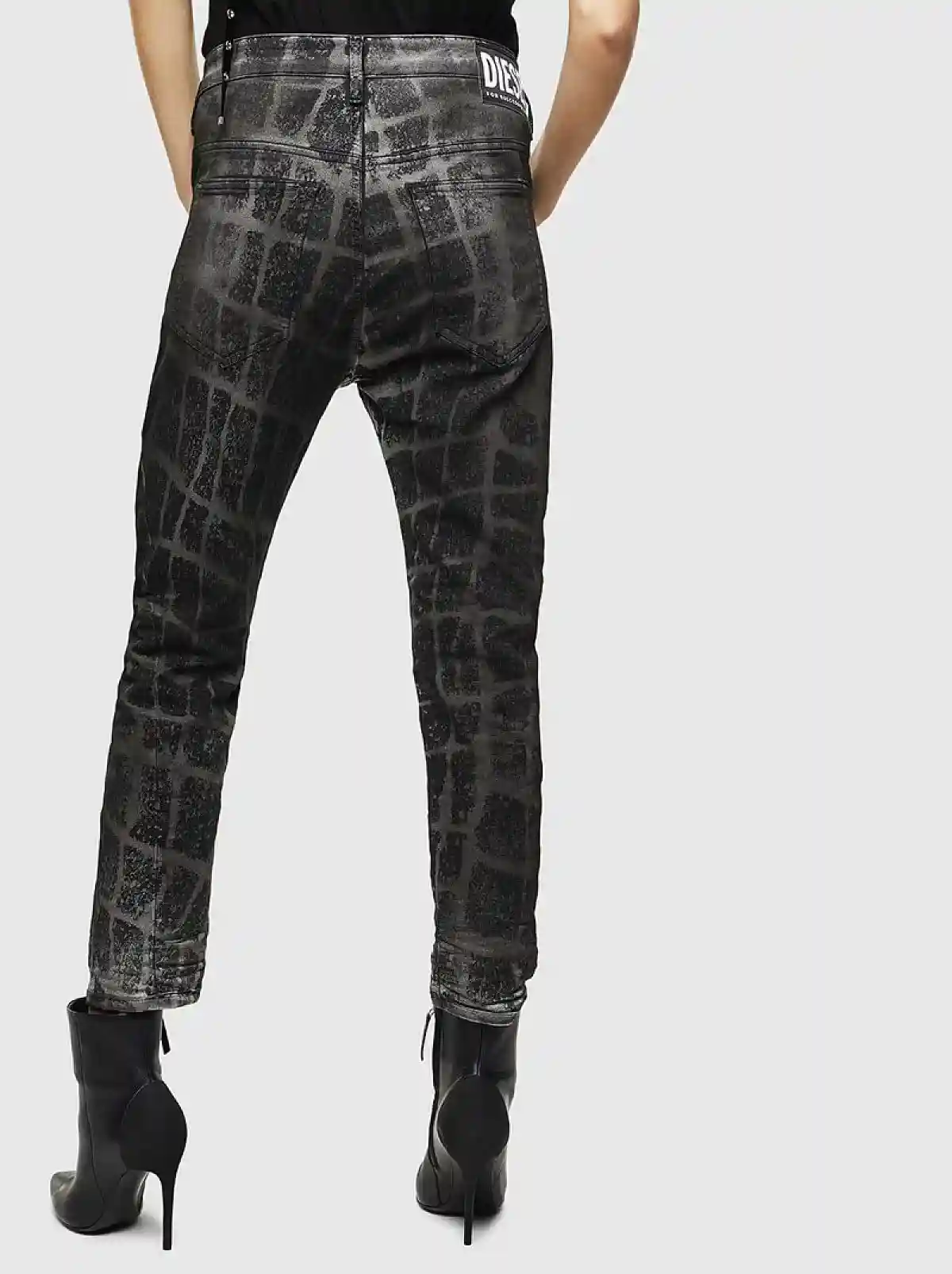 Black Boyfriend-Fayza JoggJeans