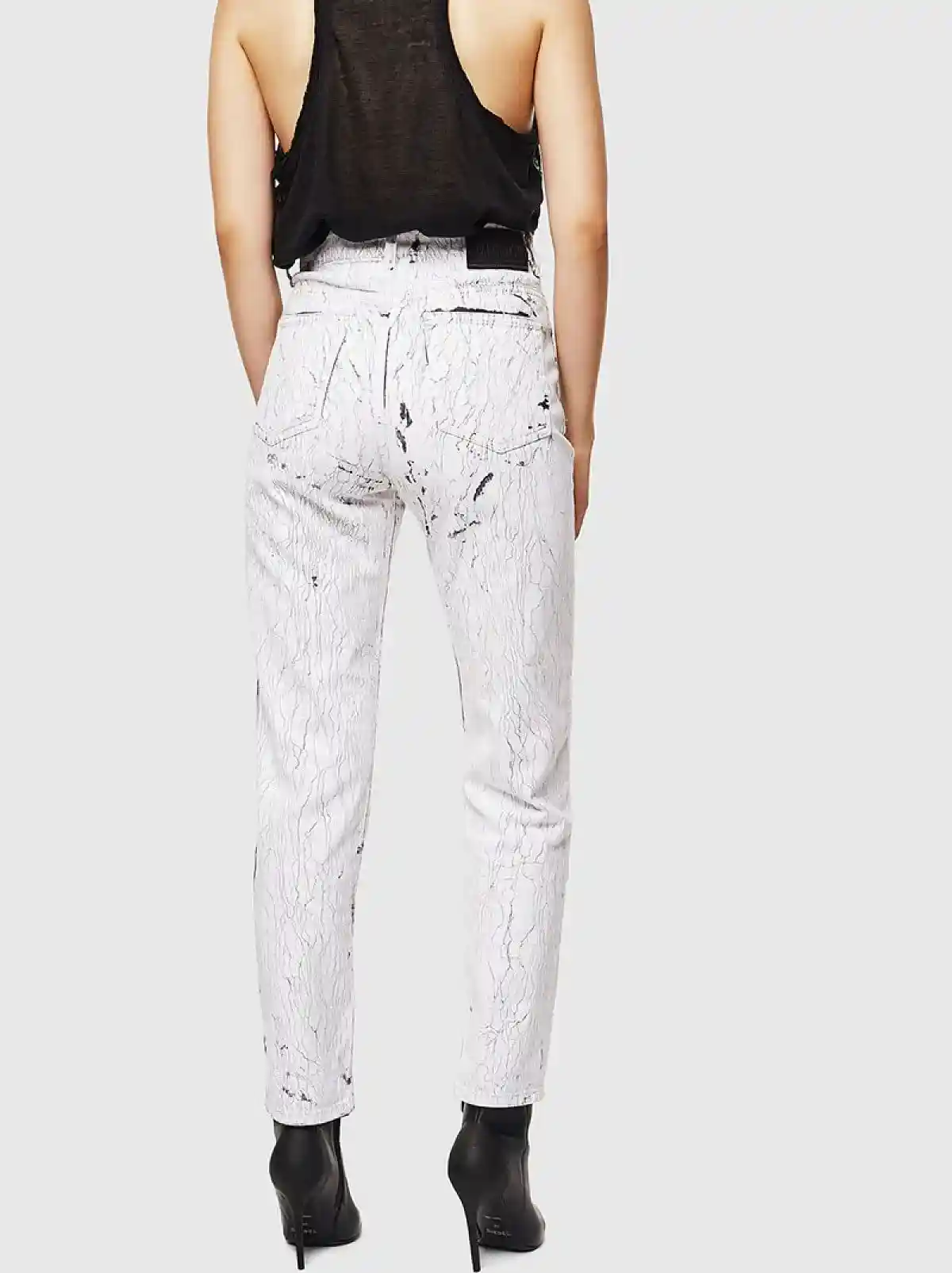 White Straight Fit Jeans- D-Eiselle