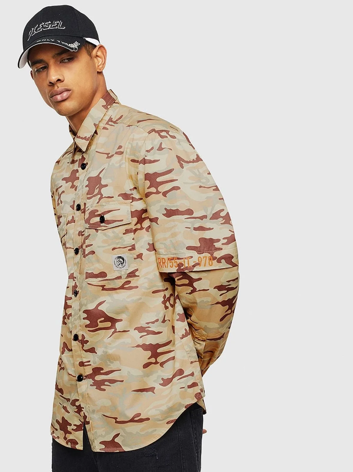 Beige Camo overshirt with detachable sleeves