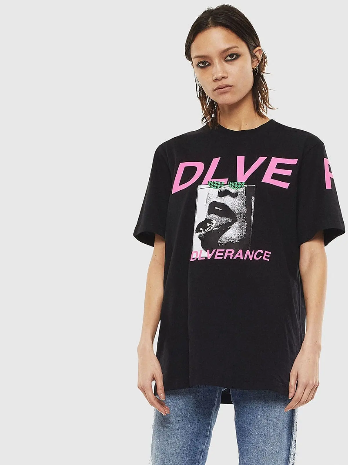 Black T-shirt with print and patch
