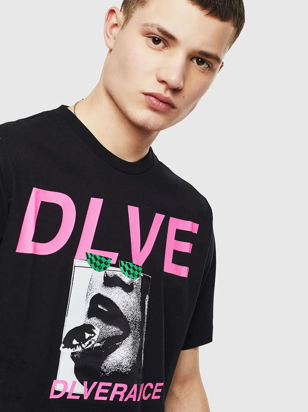 Black T-shirt with print and patch