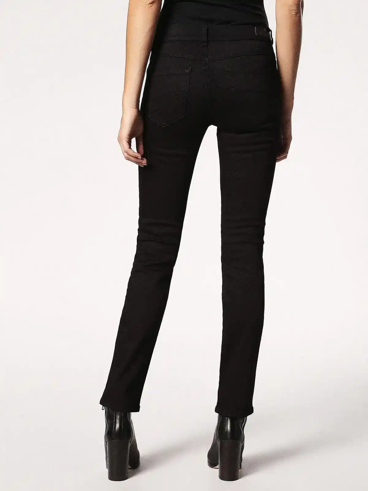 Black Straight Fit Jeans- Sandy