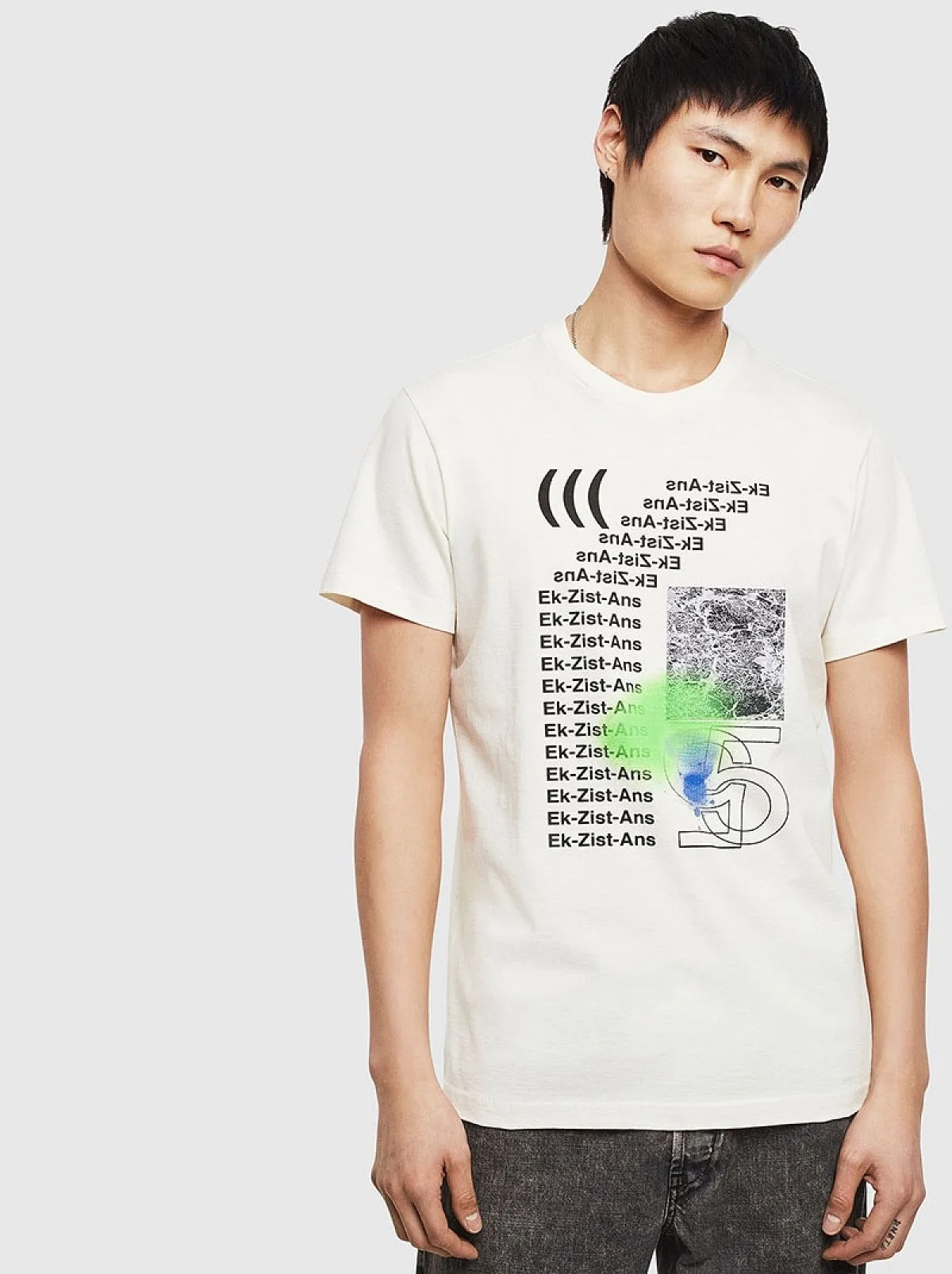 White T-shirt with fluo spray paint