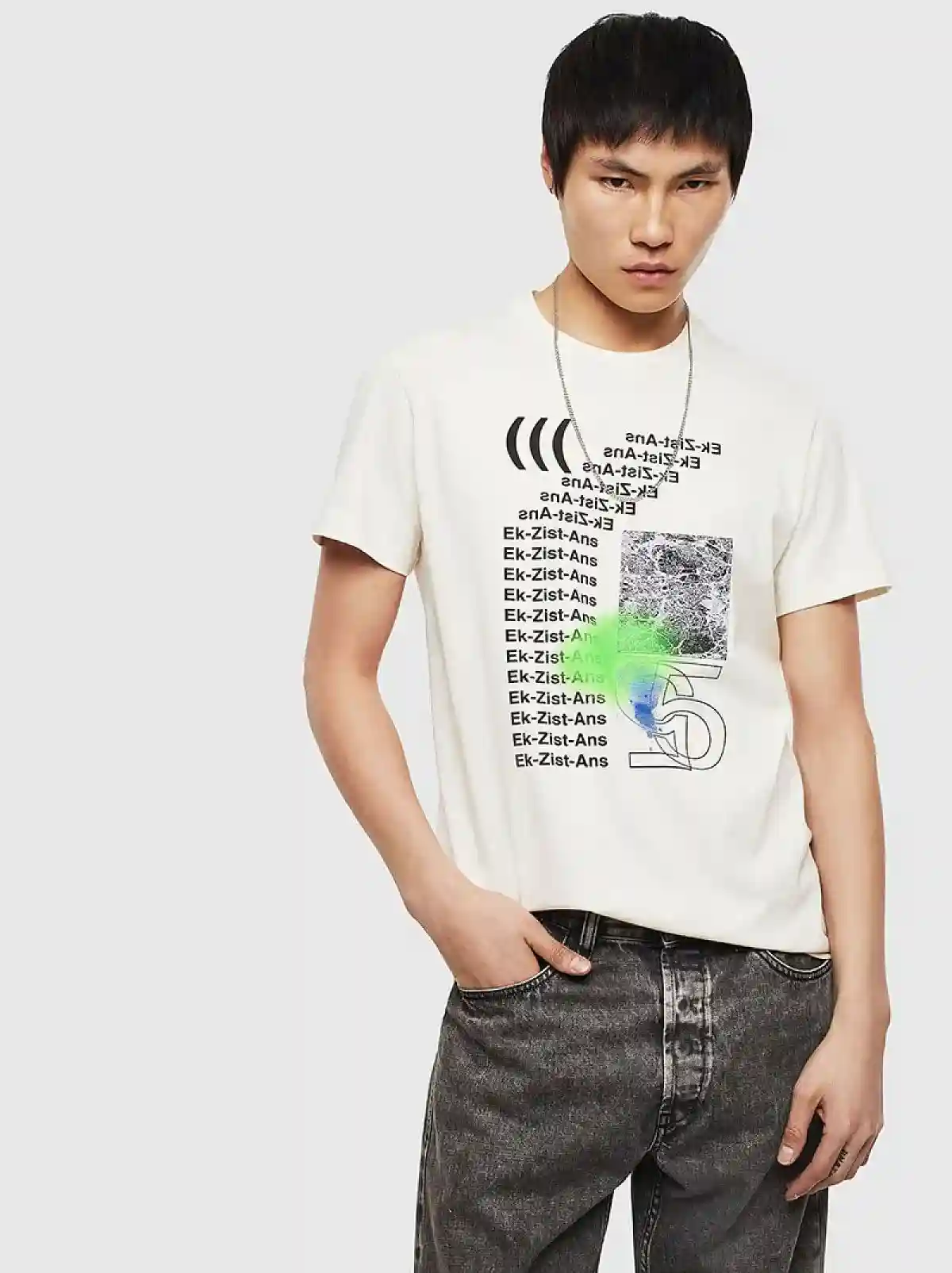 White T-shirt with fluo spray paint