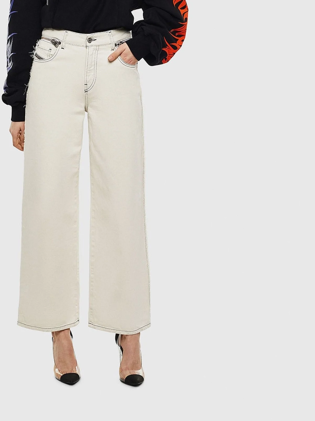 White Wide fit jeans- Widee