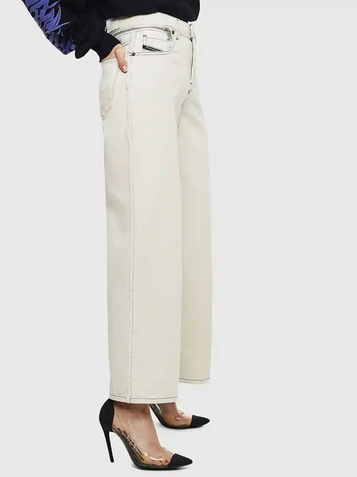 White Wide fit jeans- Widee