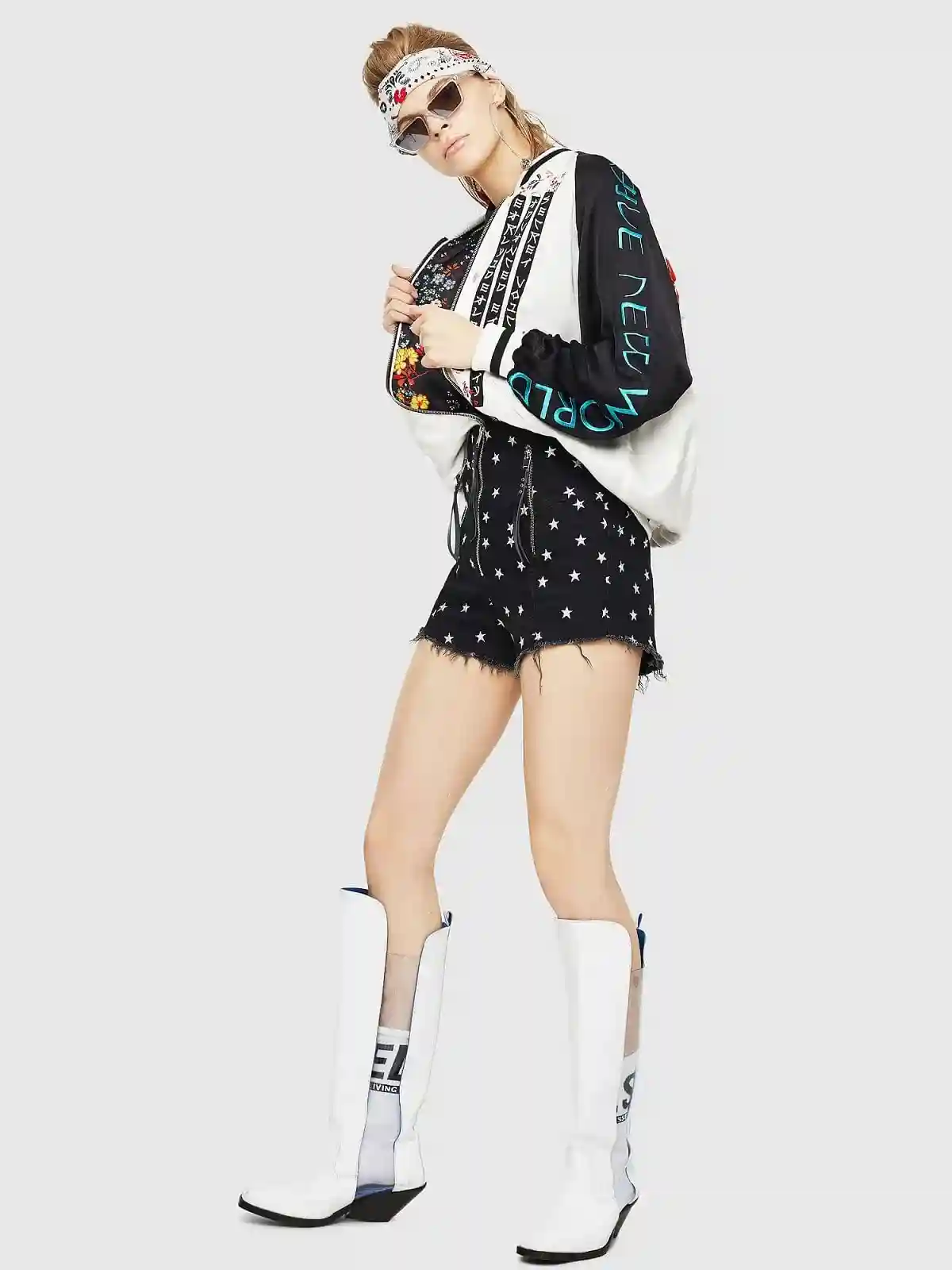 Black High star shorts in denim