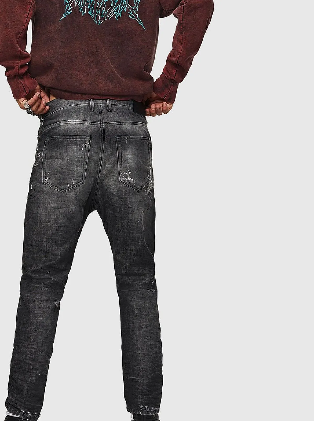 Black Carrot fit Tapered Jeans- D-Vider