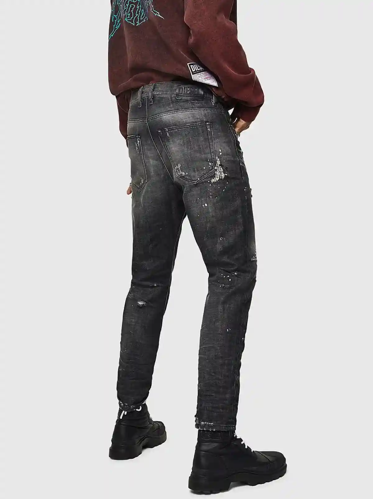 Black Carrot fit Tapered Jeans- D-Vider