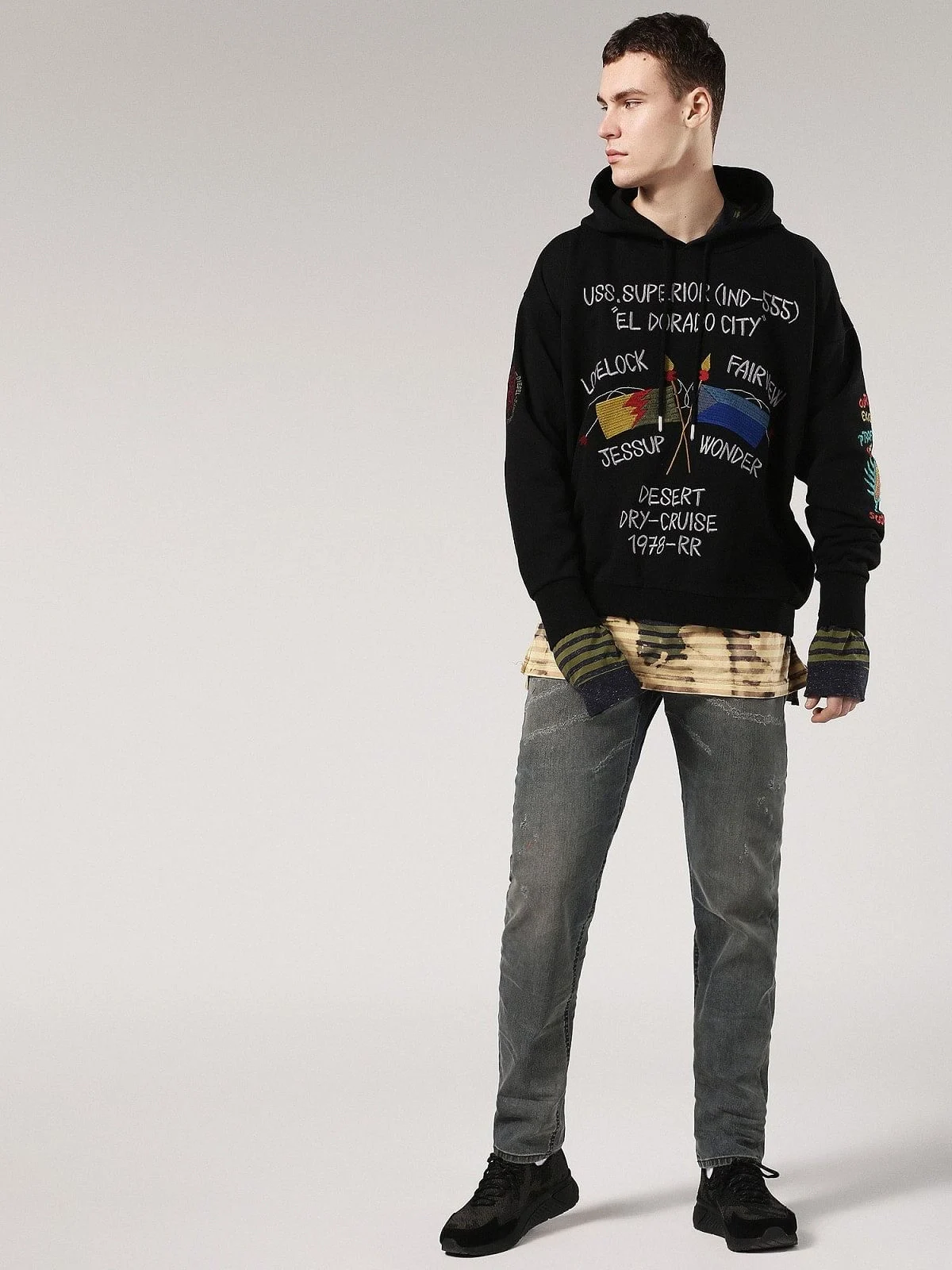 Blue Tapered fit Jeans-Larkee-Beex