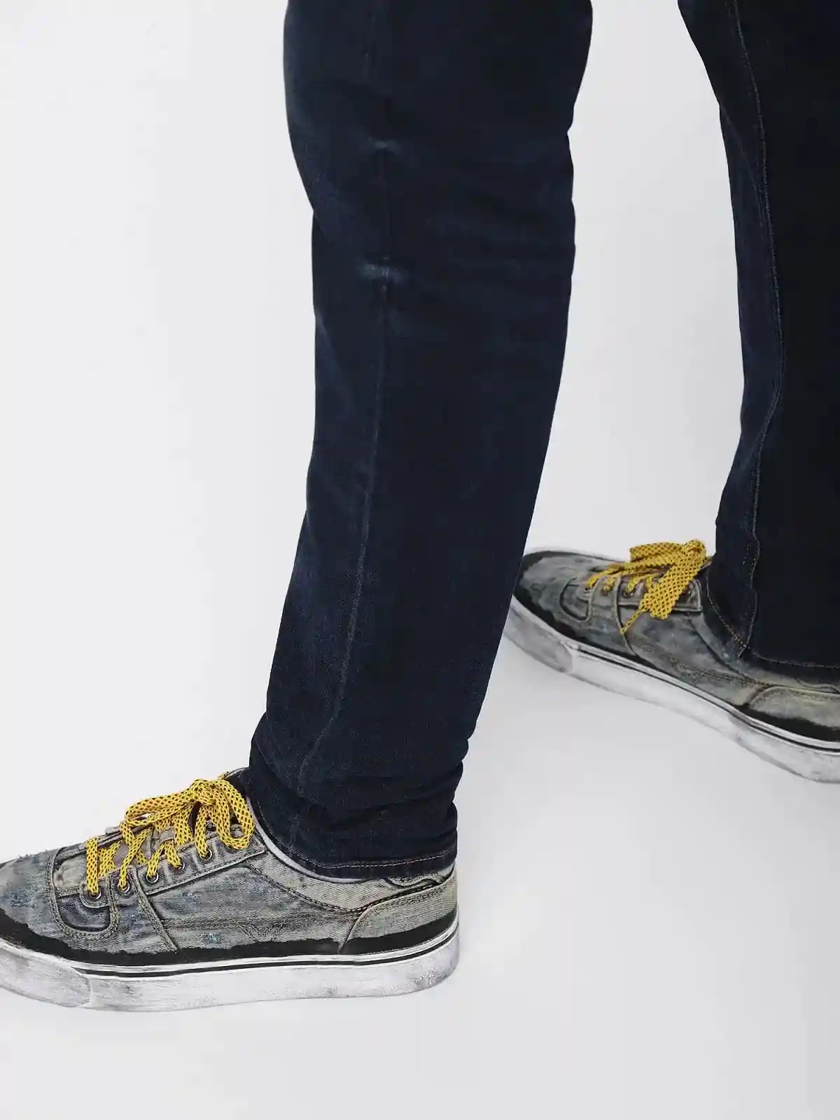 Blue Tapered fit Jeans-Larkee-Beex