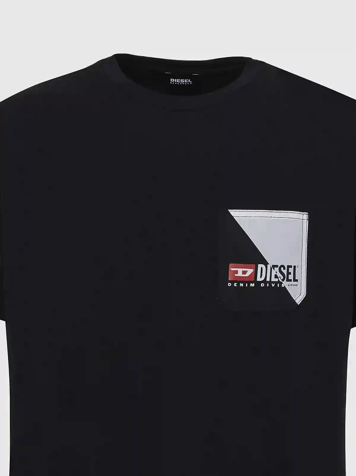 Black T-shirt with double-logo pocket