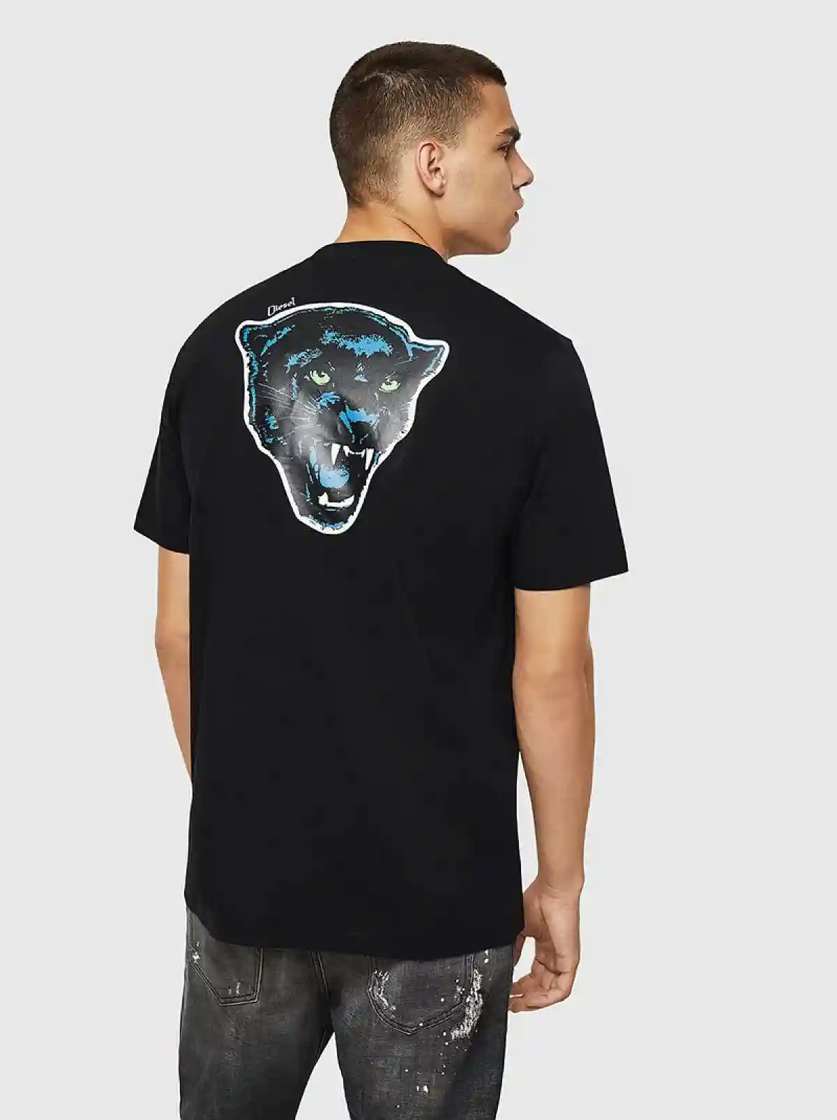 Black T-shirt with rear wild cat print