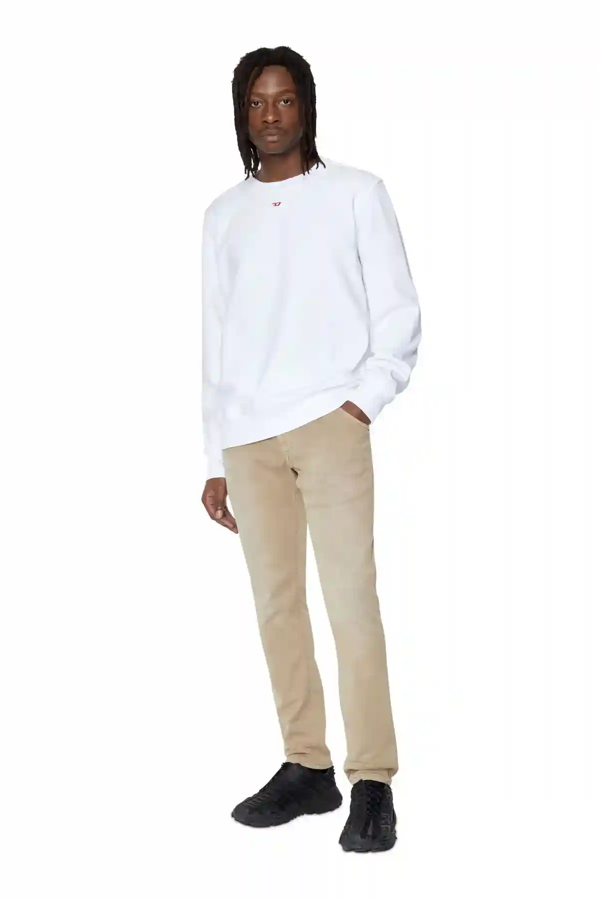 https://cdn.fynd.com/v2/falling-surf-7c8bb8/fyprod/wrkr/products/pictures/item/free/original/diesel/A00088-0670M717/4/B6LIj4GySh-410279568061_5_4979.webp