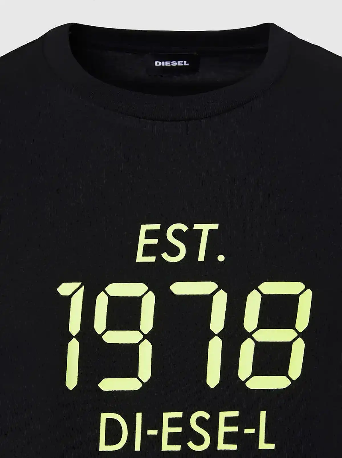Multicolor T-shirt with digital logo