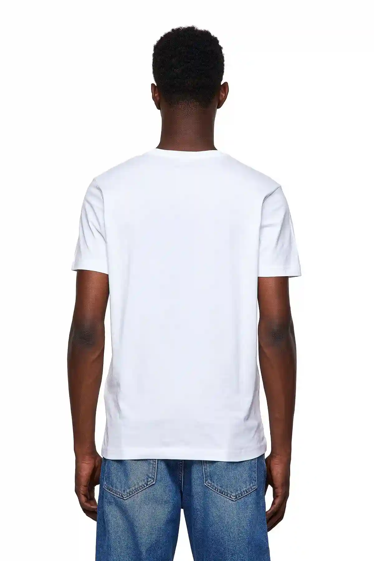 White T-shirt with D logo patch