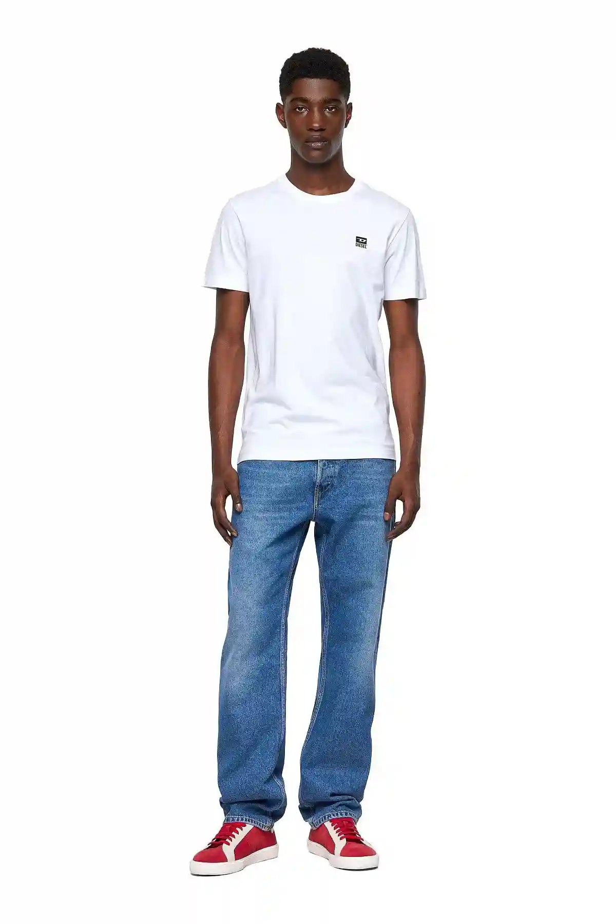 White T-shirt with D logo patch