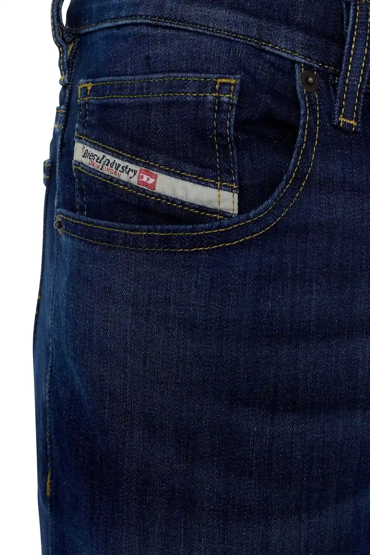 Blue Tapered fit Jeans-D-Yennox