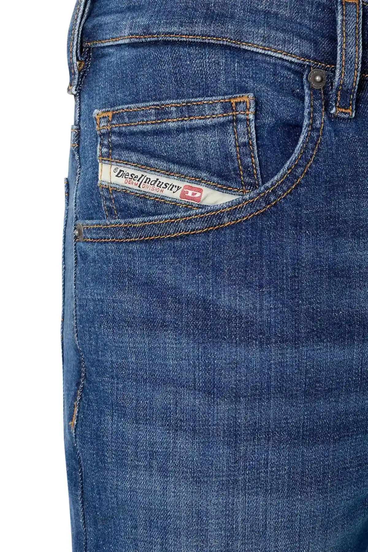 Blue Tapered fit Jeans-D-Yennox