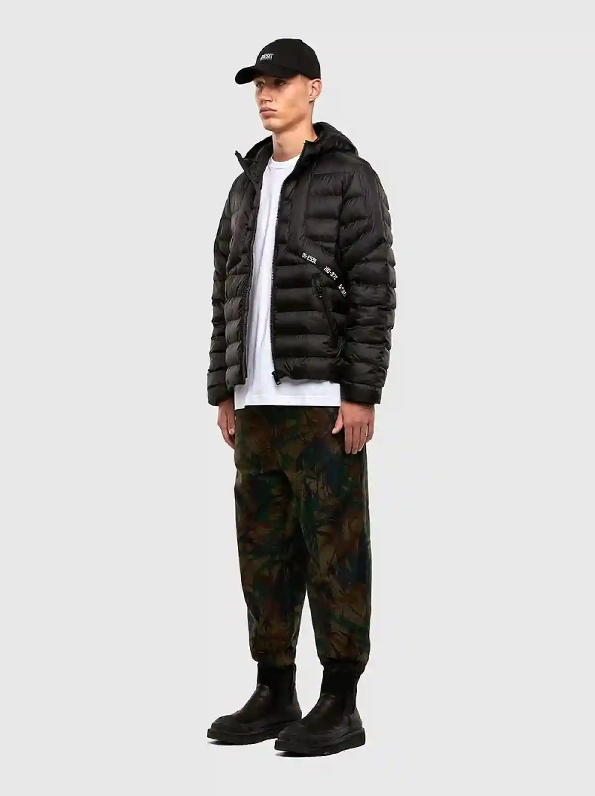 Black Hooded jacket in quilted nylon