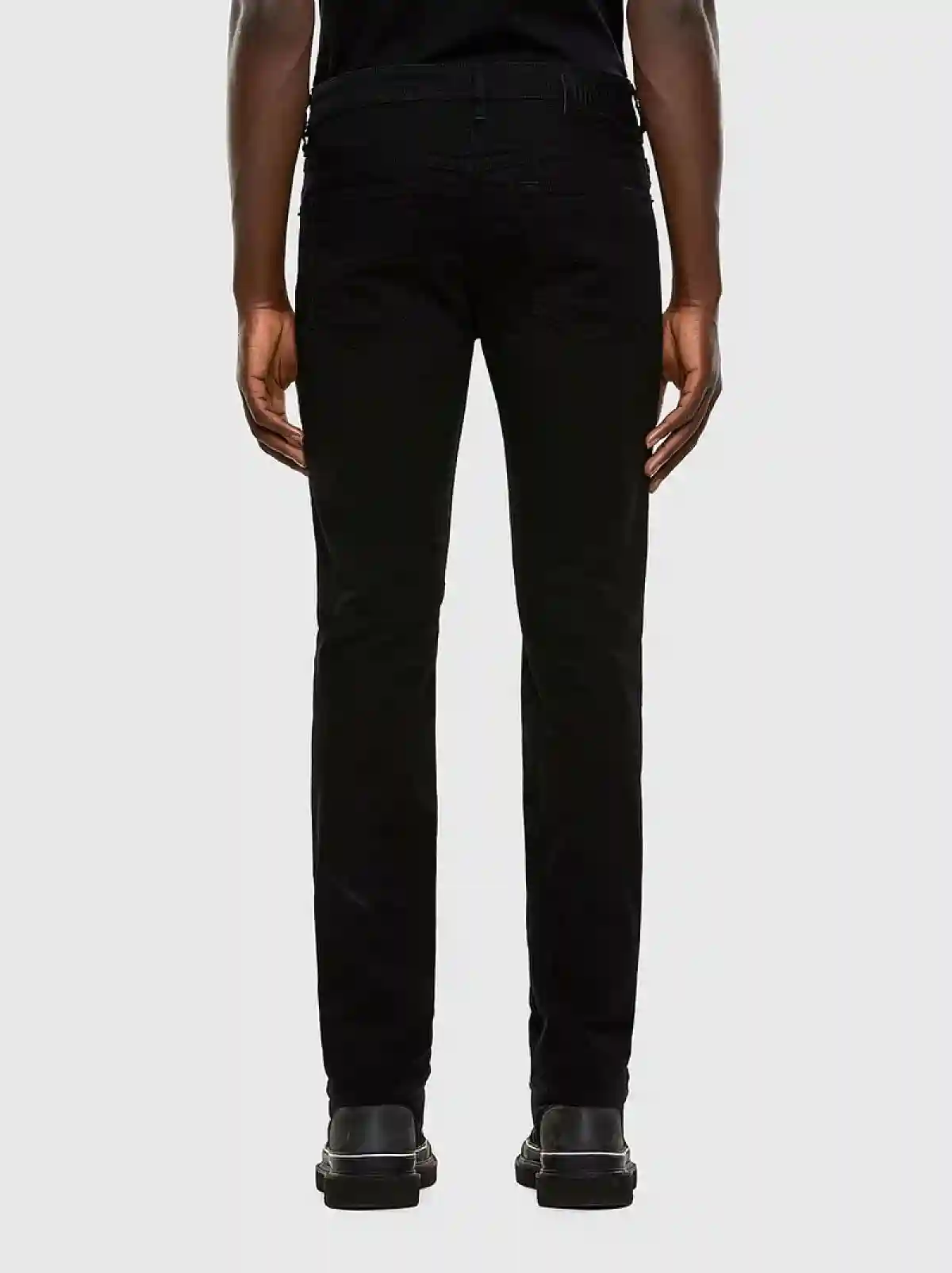 Black Tapered fit Jeans-Buster