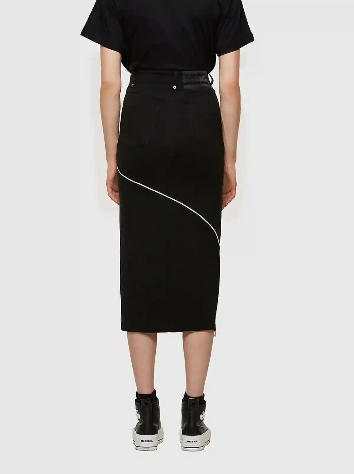 Black Midi skirt in Milano knit