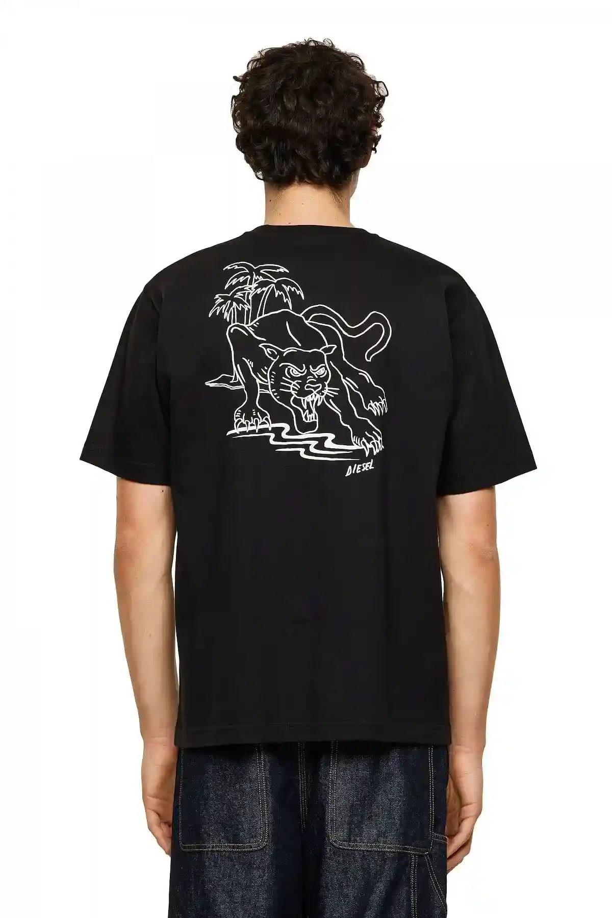Black T-shirt with panther print