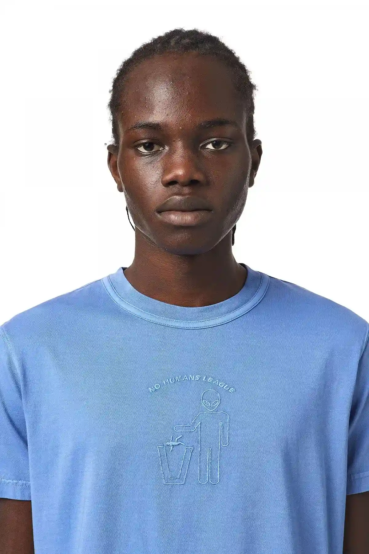 Blue T-shirt with alien embroidery