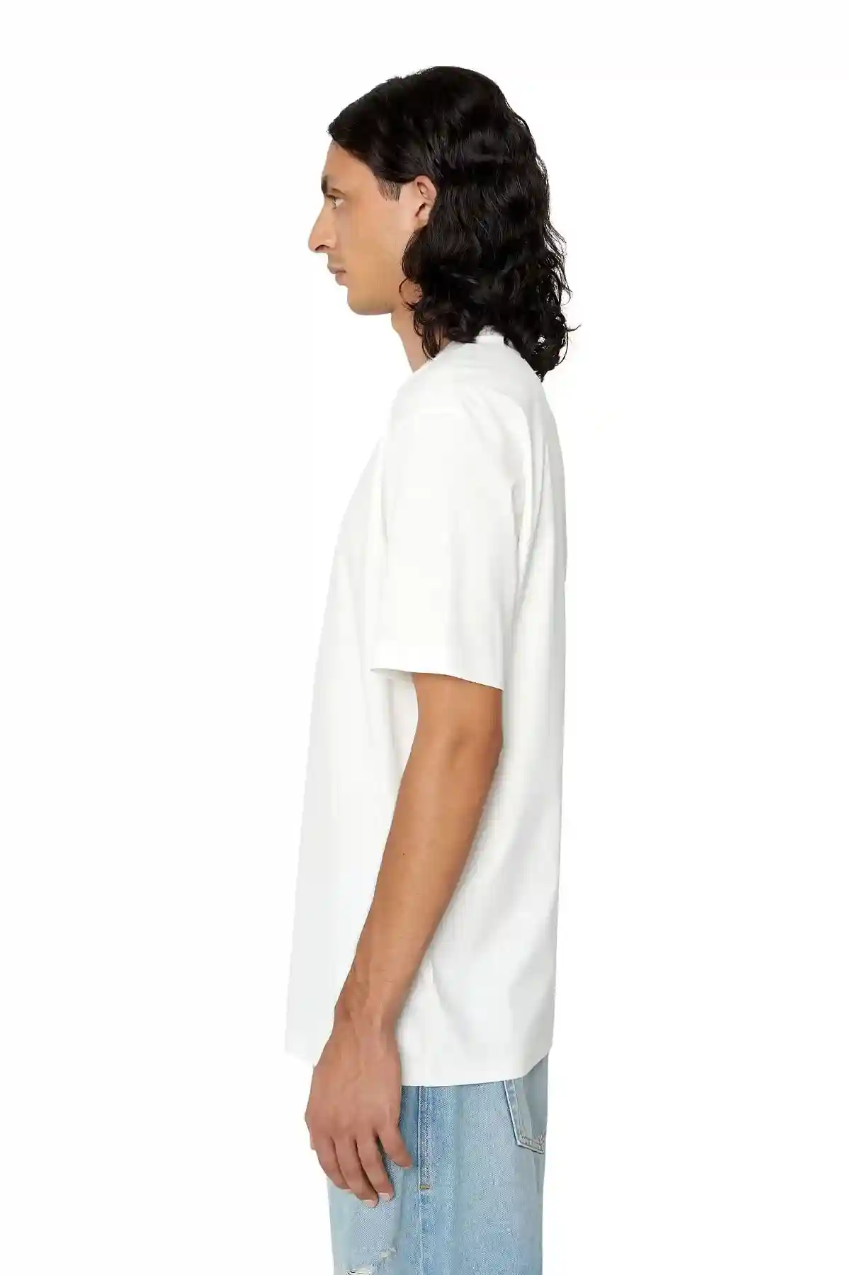 https://cdn.fynd.com/v2/falling-surf-7c8bb8/fyprod/wrkr/products/pictures/item/free/original/diesel/A03819-0AIJU141/3/MiaqNjWZRY-410372554016_4_4935.webp