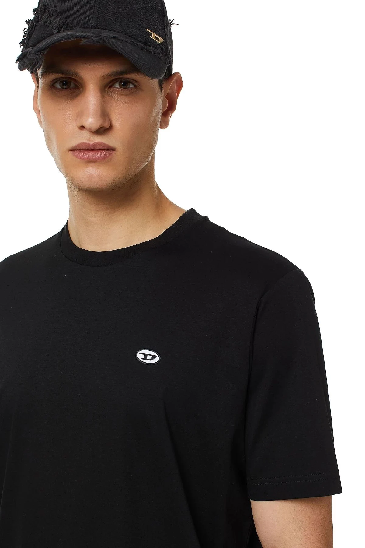 https://cdn.fynd.com/v2/falling-surf-7c8bb8/fyprod/wrkr/products/pictures/item/free/original/diesel/A03819-0AIJU9XX/2/J4v7nGtwRA-410372554001_3_2290.webp