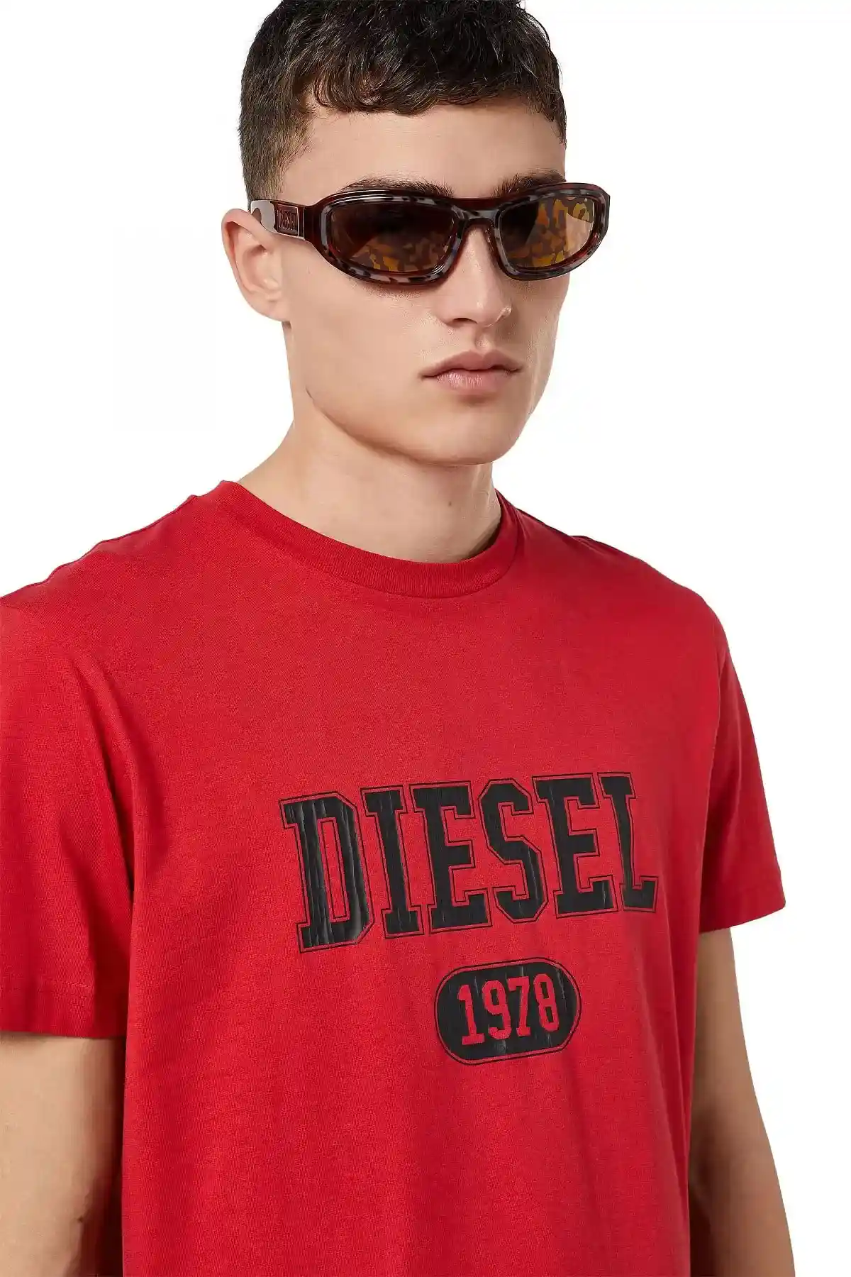 Red T-shirt with 1978 logo