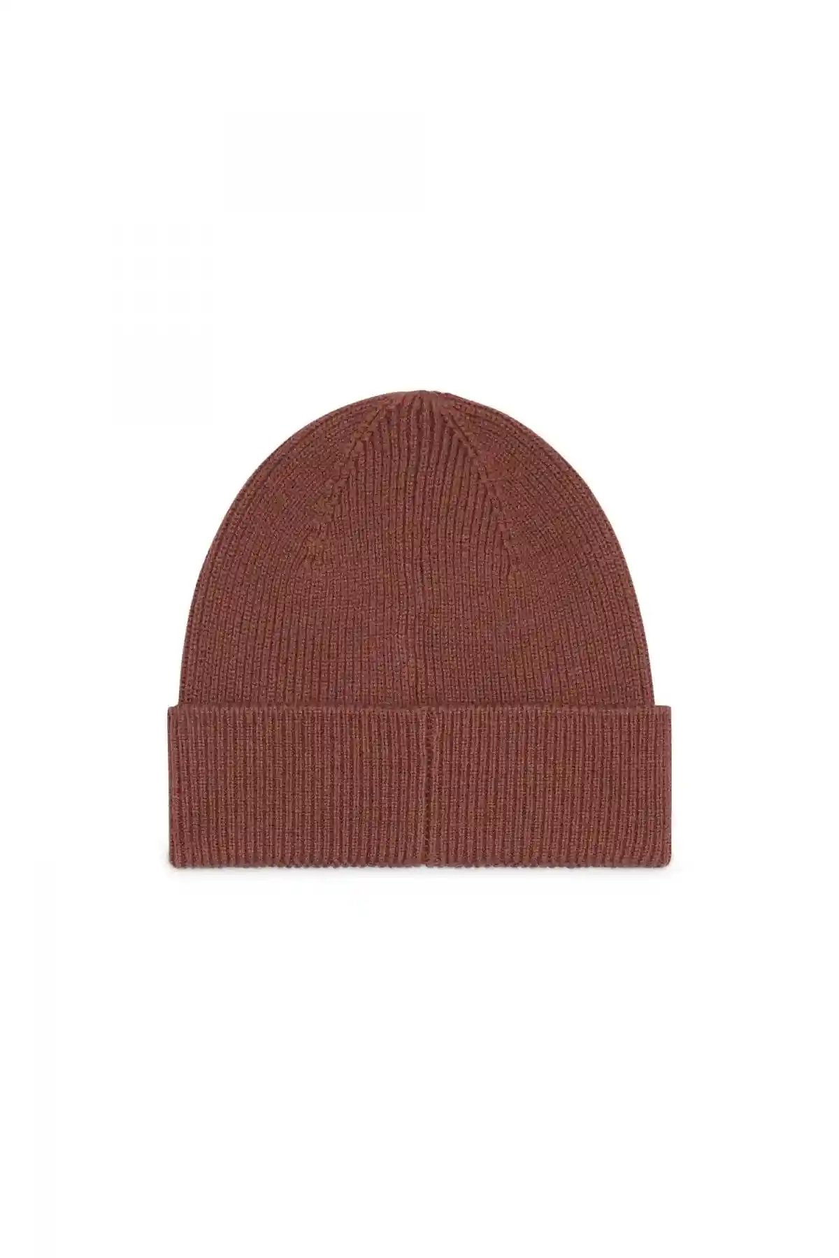 Brown Ribbed beanie with D embroidery