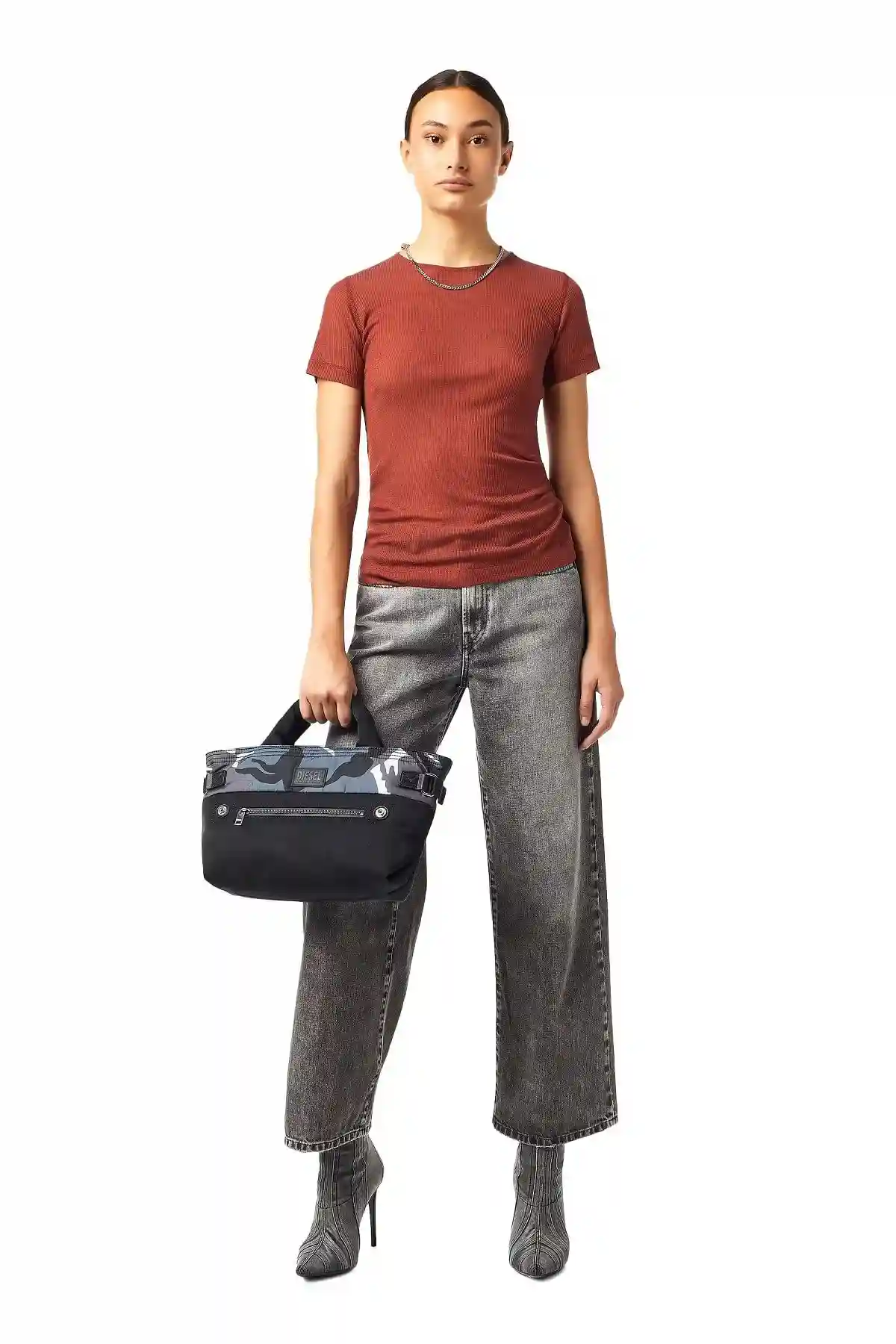 Brown Ribbed top with chain necklace