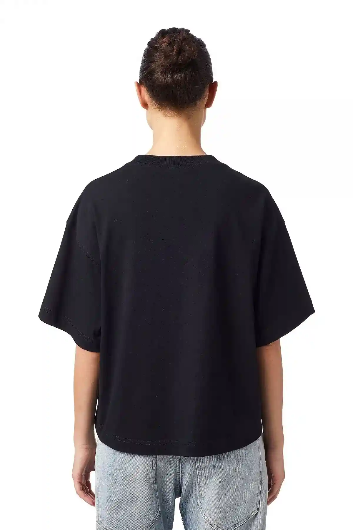 Black Green Label T-shirt with alphabet logo