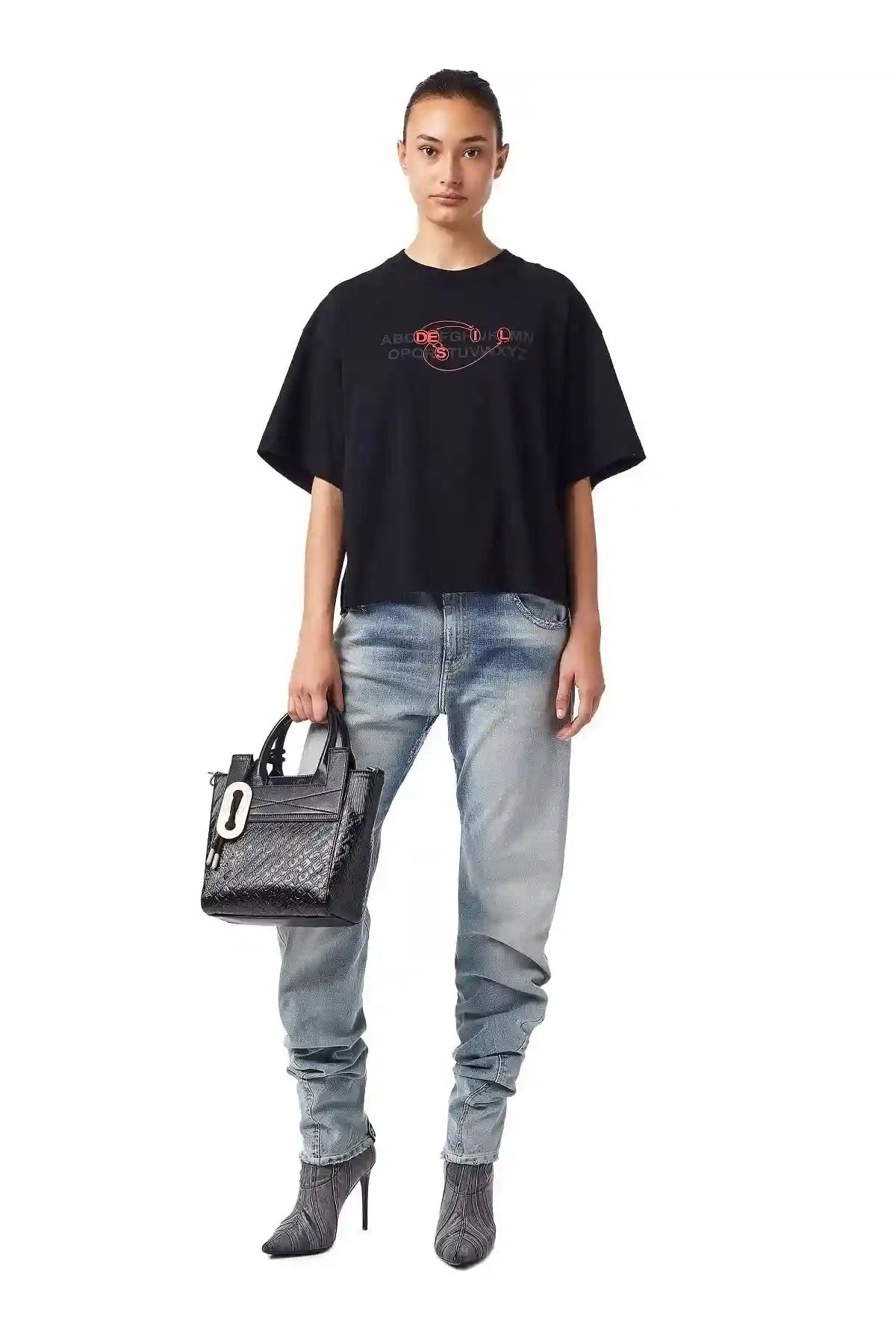 Black Green Label T-shirt with alphabet logo