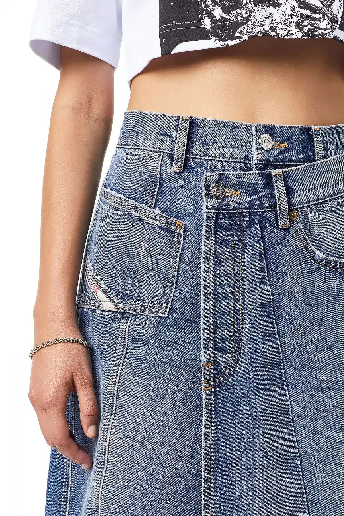 Blue A-line skirt in fix denim