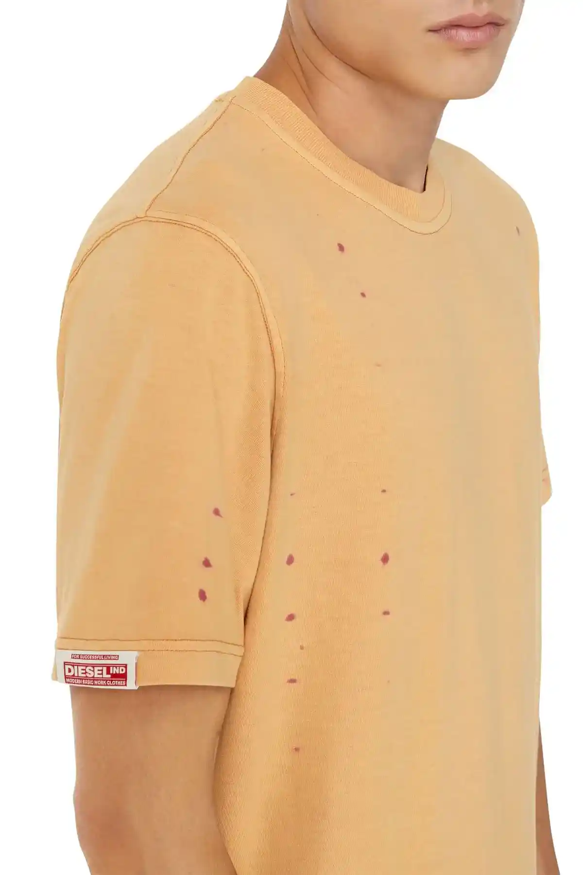 Orange T-shirt with overdyed treatment