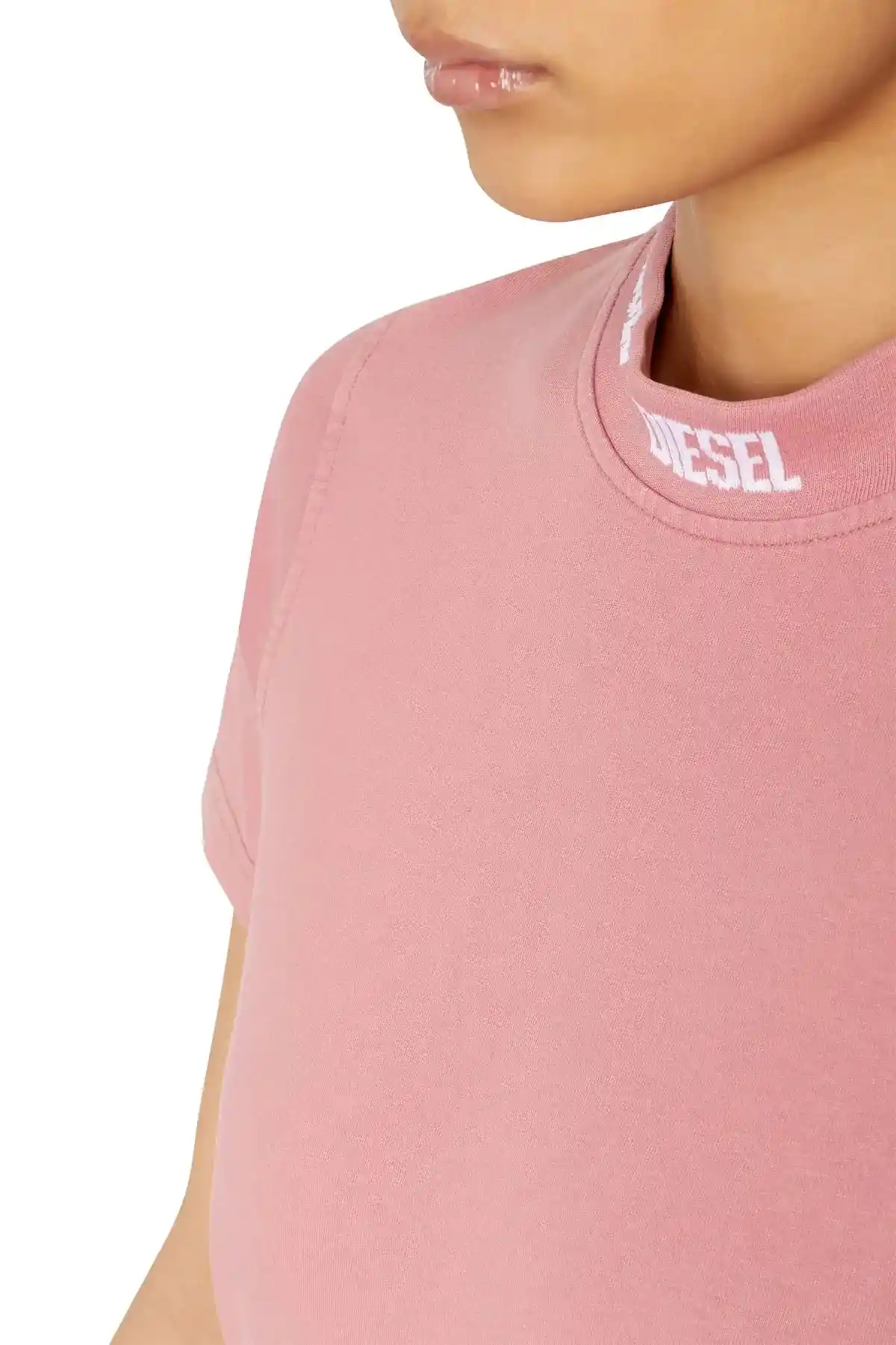 Pink T-shirt with logo neck