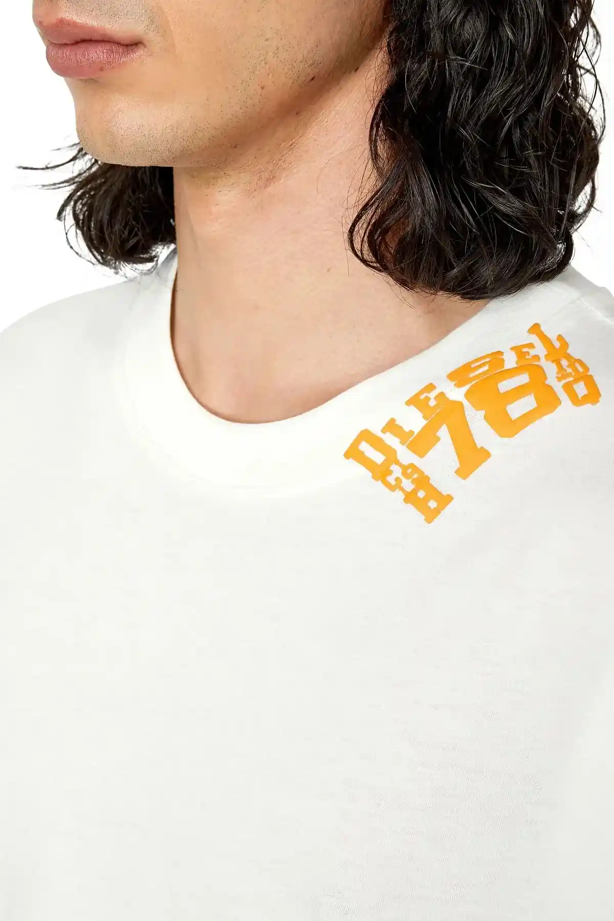 White T-shirt with back jumbled logo