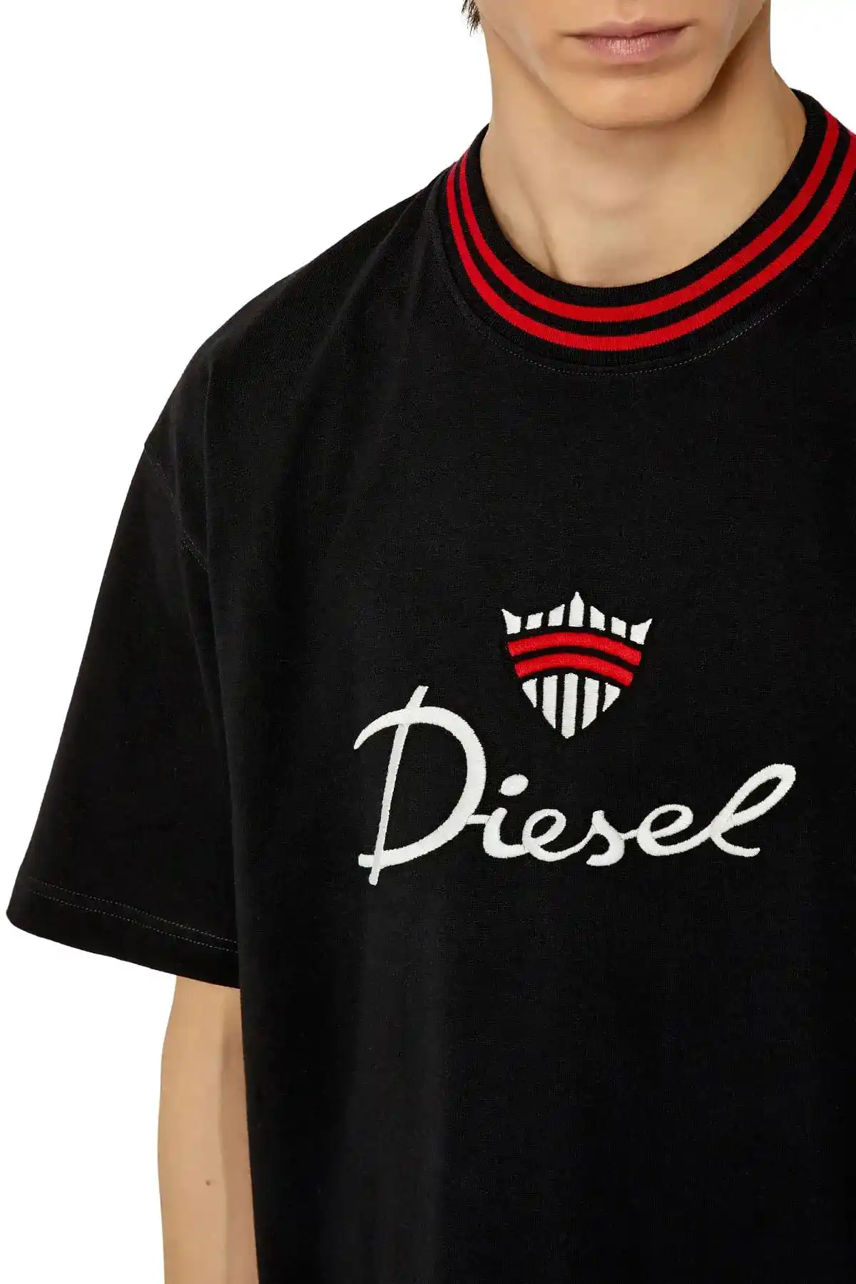 Black T-shirt with crown logo embroidery